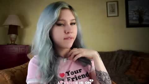 Eliz online show from June 17, 2026, 2:36 am
