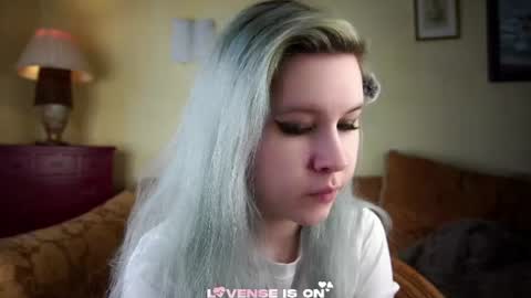 Eliz online show from July 4, 2026, 3:13 am