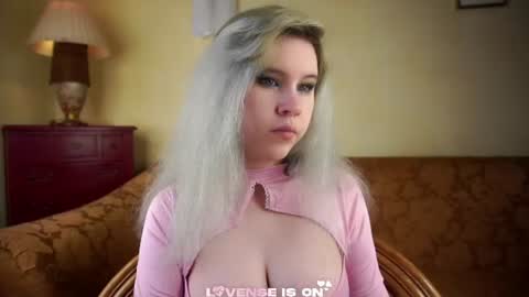 Eliz online show from July 28, 2026, 1:23 am
