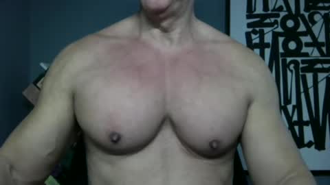 BGDKMUSCLEGUY - SELECTED BY CHATURBATE AS A TOP BROADCASTER FOR 2023 online show from May 13, 2026, 5:32 pm