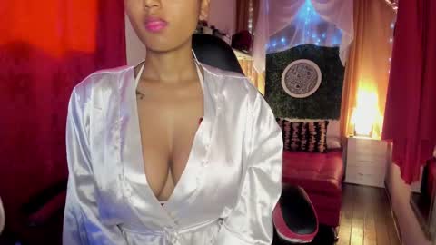 Snapshot of bianca_and_maxwell chatting on February 10, 2025, 1:44 pm bianca and maxwell online show from February 10, 2025, 1:44 pm