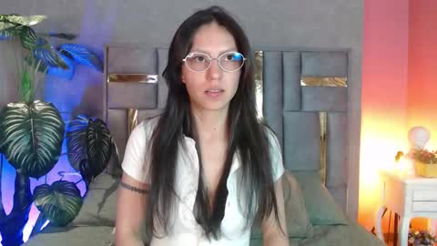 Snapshot of bianca_ks chatting on September 9, 2025, 3:06 am Bianca online show from September 9, 2025, 3:06 am