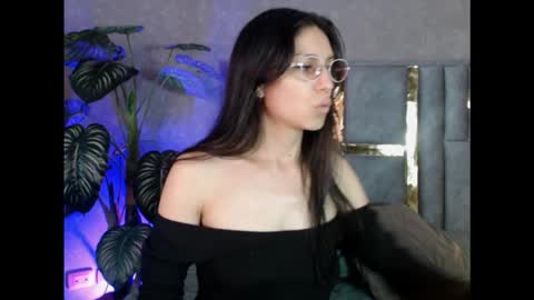 Snapshot of bianca_ks chatting on September 30, 2025, 3:11 am Bianca online show from September 30, 2025, 3:11 am