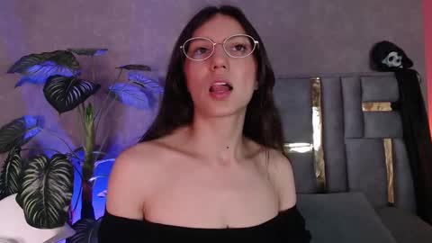 Snapshot of bianca_ks chatting on October 22, 2025, 3:07 am Bianca online show from October 22, 2025, 3:07 am