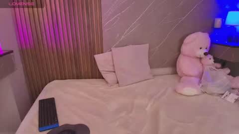 biancaa__18 online show from July 1, 2026, 7:35 pm