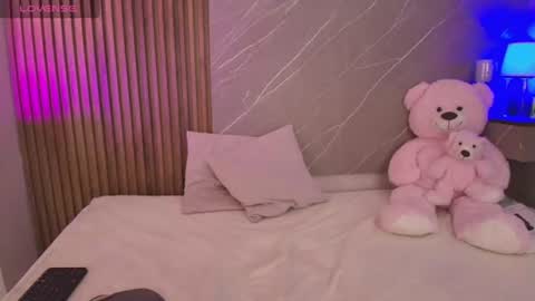 biancaa__18 online show from July 18, 2026, 7:39 pm