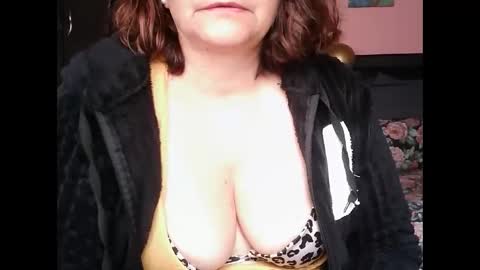 Snapshot of biancasteel chatting on May 12, 2026, 5:32 pm biancasteel online show from May 12, 2026, 5:32 pm