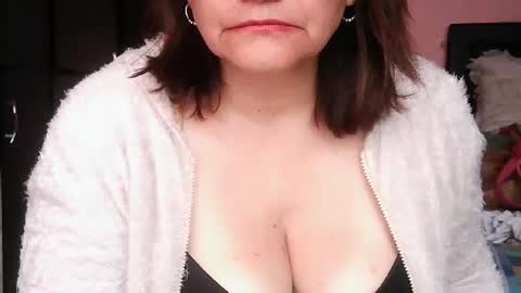 Snapshot of biancasteel chatting on June 18, 2026, 4:33 pm biancasteel online show from June 18, 2026, 4:33 pm