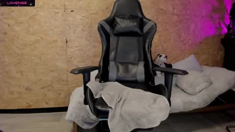 Biancastrong.. IGThebiancastrong online show from February 12, 2025, 8:38 am