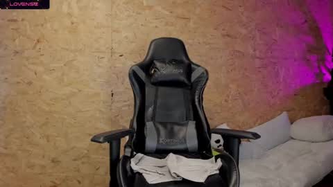 Biancastrong.. IGThebiancastrong online show from February 19, 2025, 8:22 am