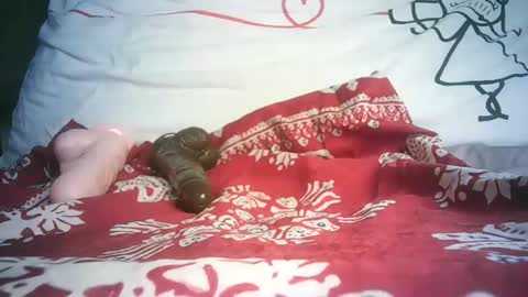 pretty online show from March 2, 2025, 8:05 am