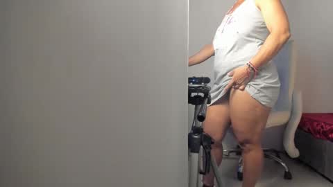 Snapshot of bibiana_js_ chatting on October 23, 2025, 11:53 am bibiana_js_ online show from October 23, 2025, 11:53 am