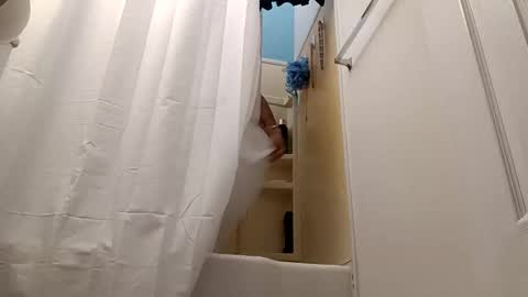 bibottom68942 online show from October 17, 2025, 11:46 am