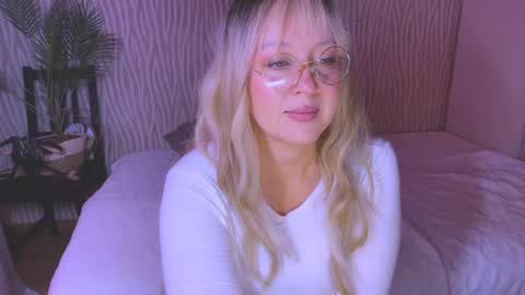 Snapshot of big_ass_blonde chatting on January 28, 2025, 3:47 am Eva online show from January 28, 2025, 3:47 am