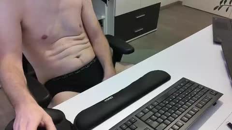 big_tobi_1 online show from November 18, 2025, 6:51 am