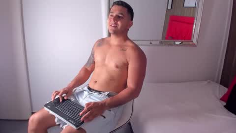 Snapshot of big_tylerr chatting on September 19, 2025, 8:20 pm Tylerr online show from September 19, 2025, 8:20 pm