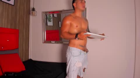 Snapshot of big_tylerr chatting on October 3, 2025, 8:39 pm Tylerr online show from October 3, 2025, 8:39 pm