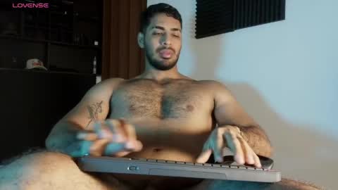 Hot Versx online show from May 18, 2026, 1:39 pm