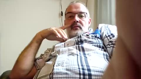 bigbibear88 online show from December 15, 2024, 1:43 pm