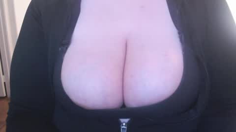 bigbittiesandfun online show from January 20, 2025, 2:11 am