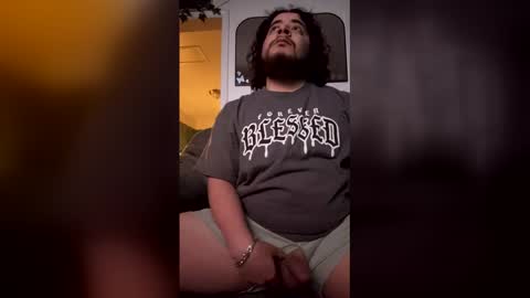 bigboivi online show from May 12, 2026, 3:25 am