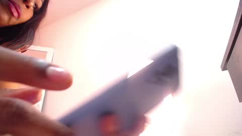 Mia online show from December 24, 2024, 4:19 pm