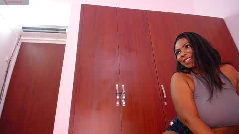 Mia online show from March 5, 2025, 10:32 pm