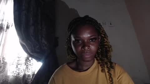 Snapshot of bigbooty_xchataa chatting on November 17, 2025, 12:11 pm Lucy online show from November 17, 2025, 12:11 pm