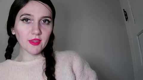 Isabella online show from February 9, 2025, 7:19 pm