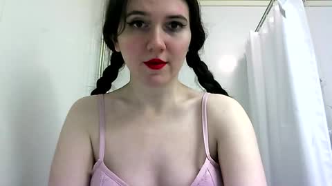 Isabella online show from February 15, 2025, 11:58 pm