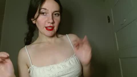 Isabella online show from December 22, 2025, 9:50 am