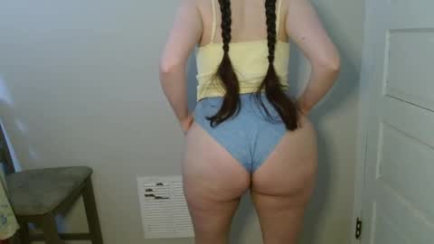 Isabella online show from February 17, 2026, 6:36 pm