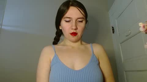 Isabella online show from March 15, 2026, 8:04 pm