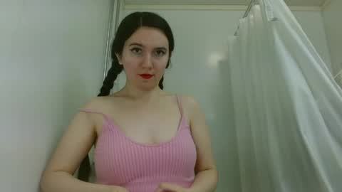 Isabella online show from April 28, 2026, 8:19 am