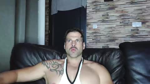 Snapshot of bigboyband chatting on October 10, 2025, 6:29 pm Bigboyband online show from October 10, 2025, 6:29 pm