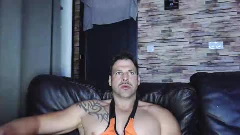 Snapshot of bigboyband chatting on October 16, 2025, 6:25 am Bigboyband online show from October 16, 2025, 6:25 am