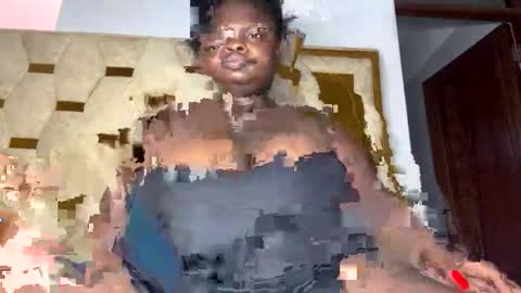 Snapshot of bigchocotities chatting on December 23, 2025, 3:26 am bigchocotities online show from December 23, 2025, 3:26 am