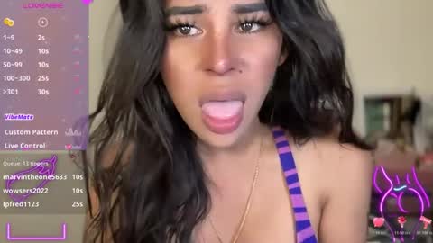 Snapshot of bigcockamanda23 chatting on November 4, 2025, 3:27 am queen amanda online show from November 4, 2025, 3:27 am