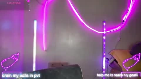 Snapshot of bigcockamanda23 chatting on April 1, 2026, 5:08 am queen amanda online show from April 1, 2026, 5:08 am