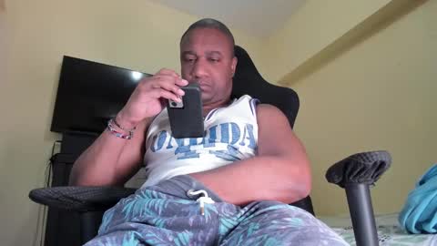 Snapshot of bigcockk23 chatting on December 11, 2024, 5:04 pm bigcockk23 online show from December 11, 2024, 5:04 pm
