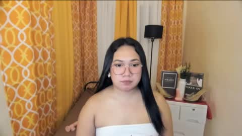 BABY LEXIE online show from April 28, 2026, 6:35 pm