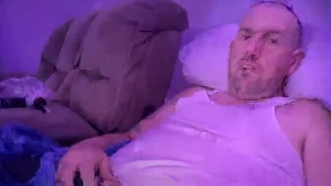 bigcocksuckingslut online show from December 3, 2024, 2:03 am