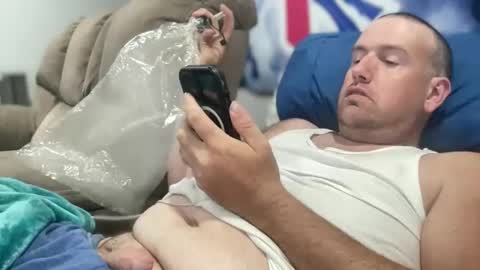 bigcocksuckingslut online show from October 26, 2025, 5:08 pm