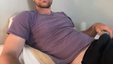bigcollegecock69690 online show from May 1, 2026, 8:46 pm