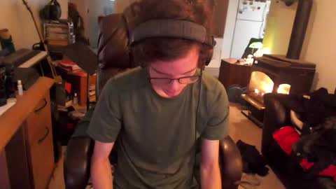 Snapshot of bigdickasmr chatting on November 1, 2025, 4:42 pm bigdickasmr online show from November 1, 2025, 4:42 pm