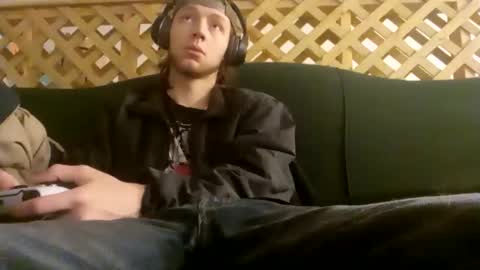 biggestboiiii online show from December 3, 2025, 11:41 am