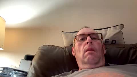 Snapshot of biggloves4bighands chatting on April 25, 2026, 10:51 pm biggloves4bighands online show from April 25, 2026, 10:51 pm
