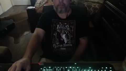 Snapshot of bighugmugg chatting on September 19, 2025, 11:11 am bighugmugg online show from September 19, 2025, 11:11 am