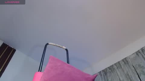 Luna online show from October 3, 2025, 3:36 am