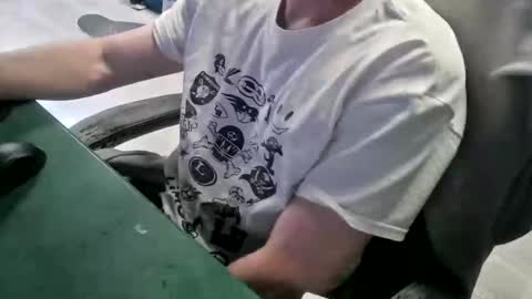 bigpeepdude online show from June 7, 2026, 12:42 pm